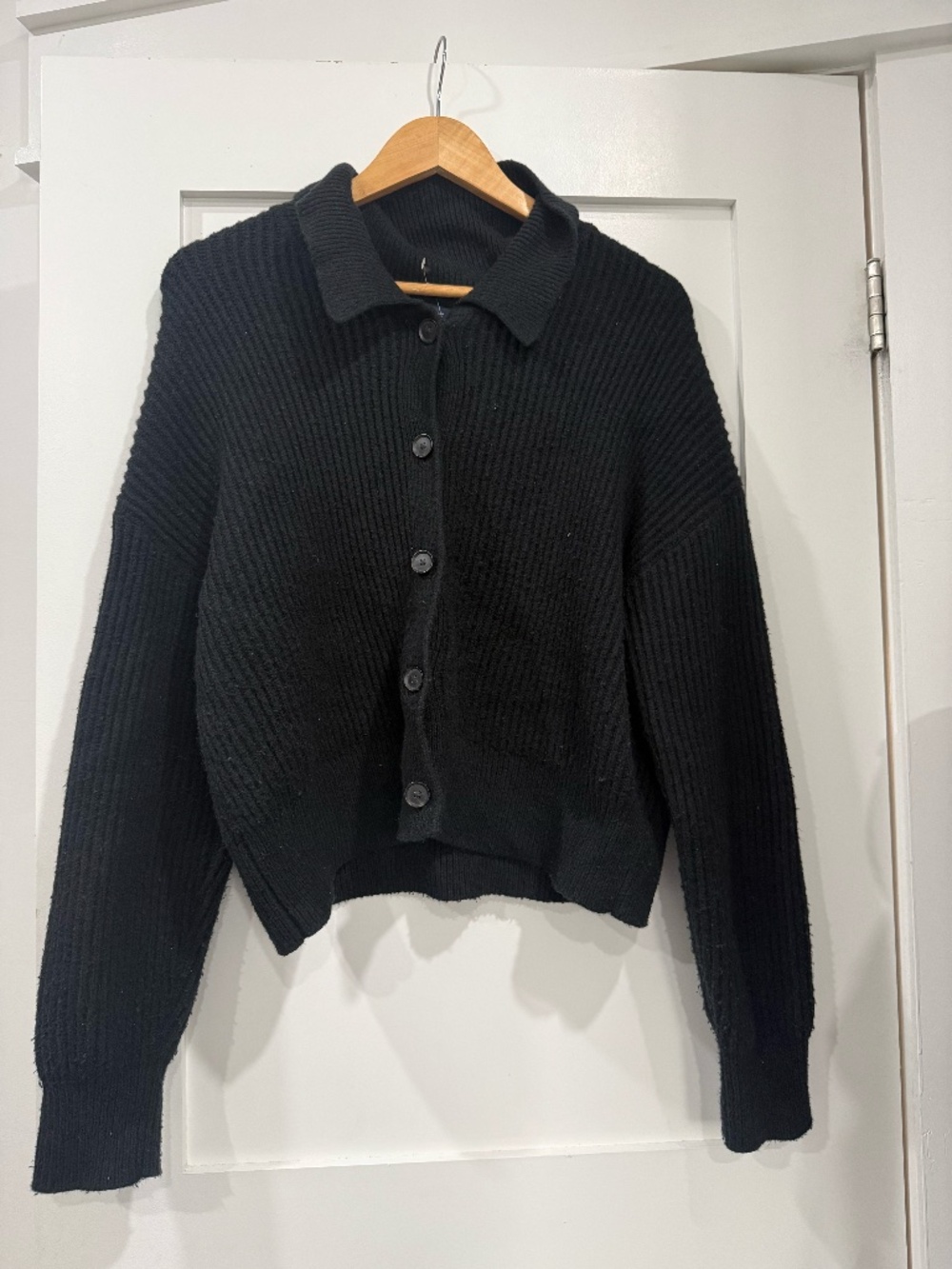 Gap Sweater - Medium